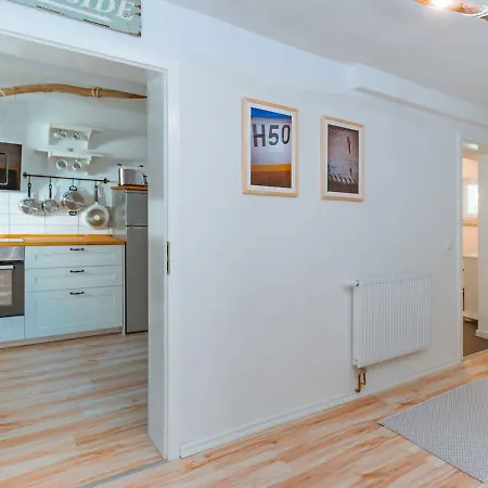Apartment Ferienwohnung - Feerjen - Objekt 83107 *