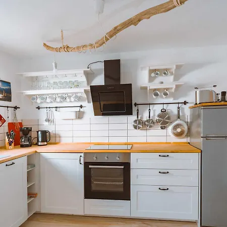 Apartment Ferienwohnung - Feerjen - Objekt 83107 *
